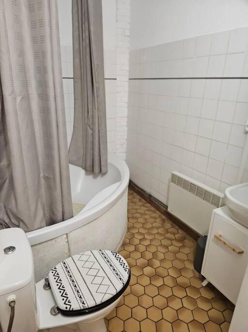 L'Olivier Apartment Douai Bagian luar foto
